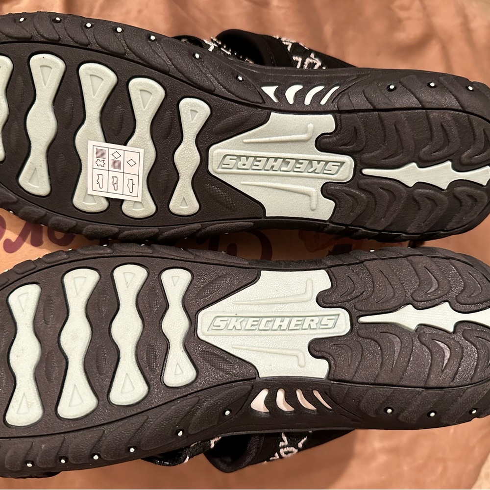 NWT Skechers 11M - Picture 5 of 9